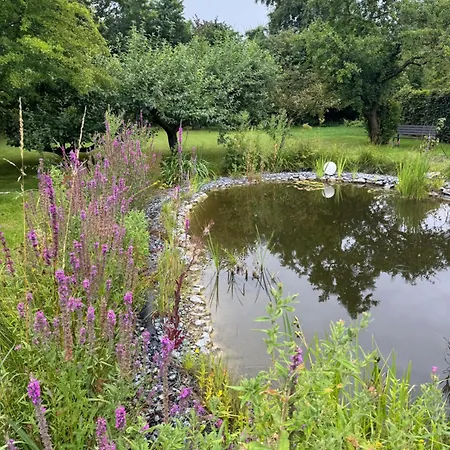 Warf Mit Wintergarten Kamin Und Teich *