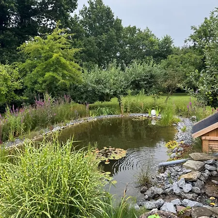Warf Mit Wintergarten Kamin Und Teich *